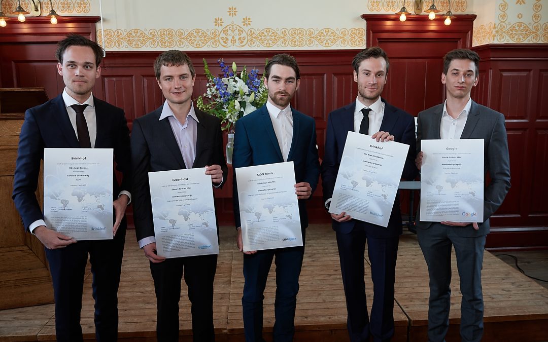 Internetscriptieprijzen uitgereikt